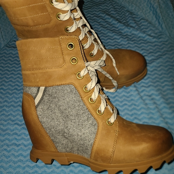 Sorel Boots - Picture 14 of 16